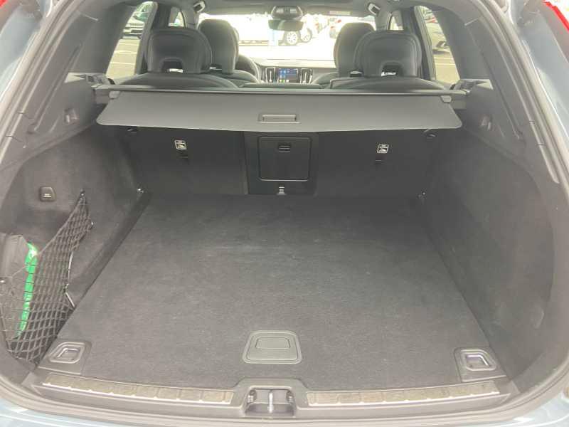 VOLVO XC60 2.0 b4 R-DeSiGn AwD AuTo