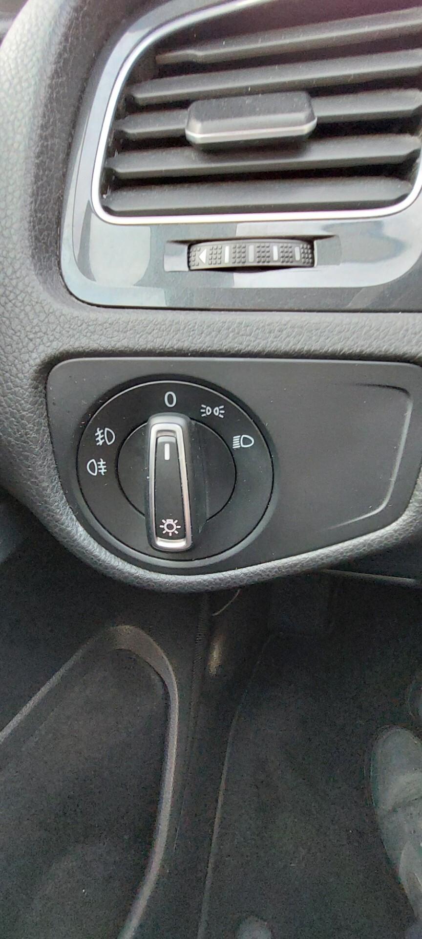 GOLF 7,5 CAMBIO AUTOMATICO DSG 1,5 METANO 130 CV NAVI TELEFONO SENSORI IMPECCABILE