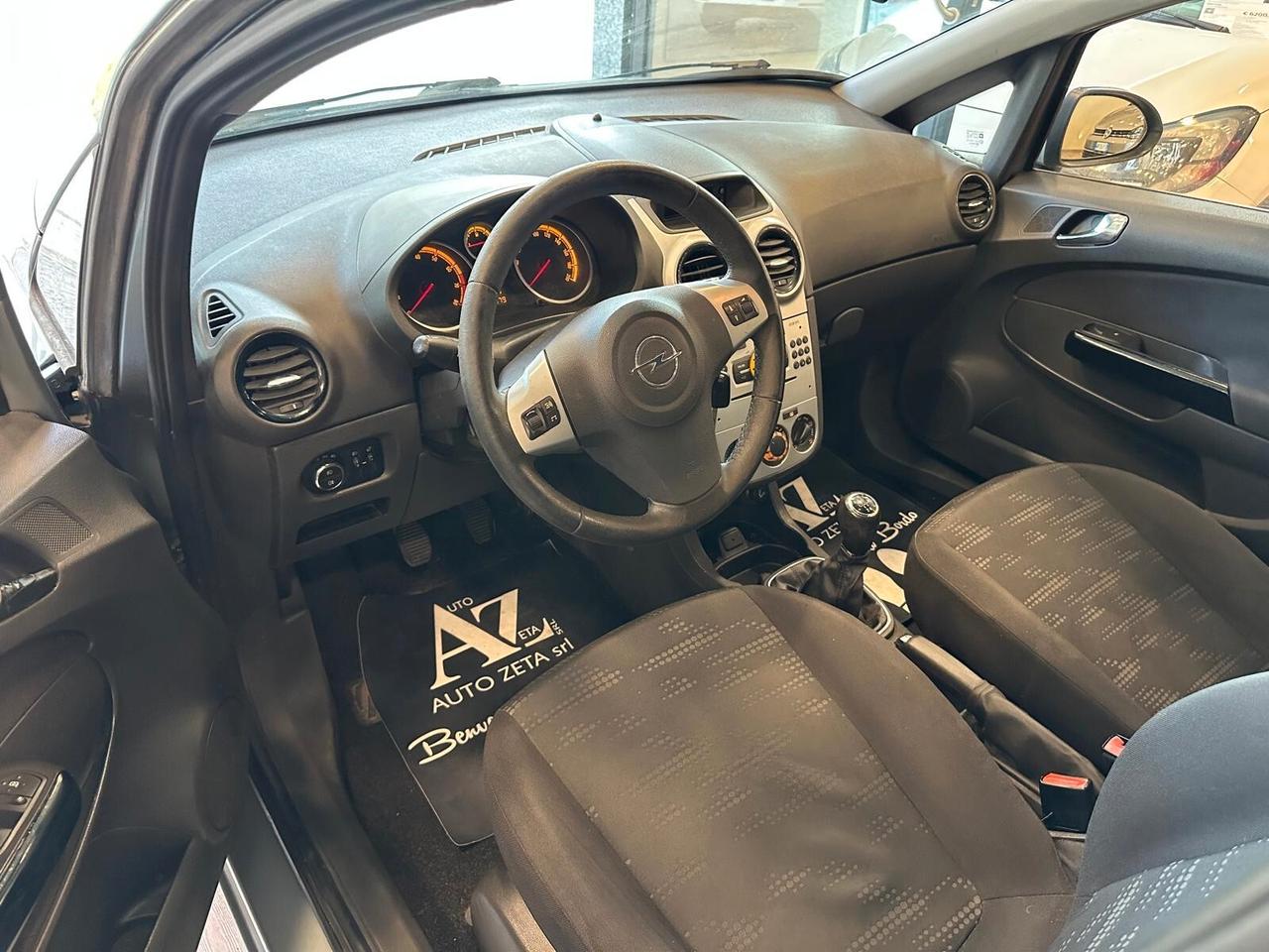 Opel Corsa 1.2 5 porte Cosmo