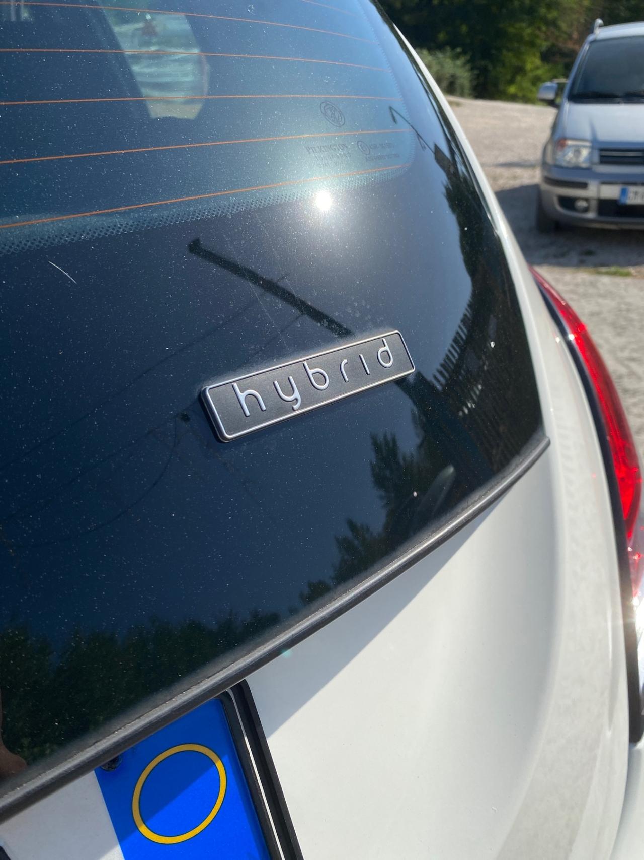 Lancia Ypsilon