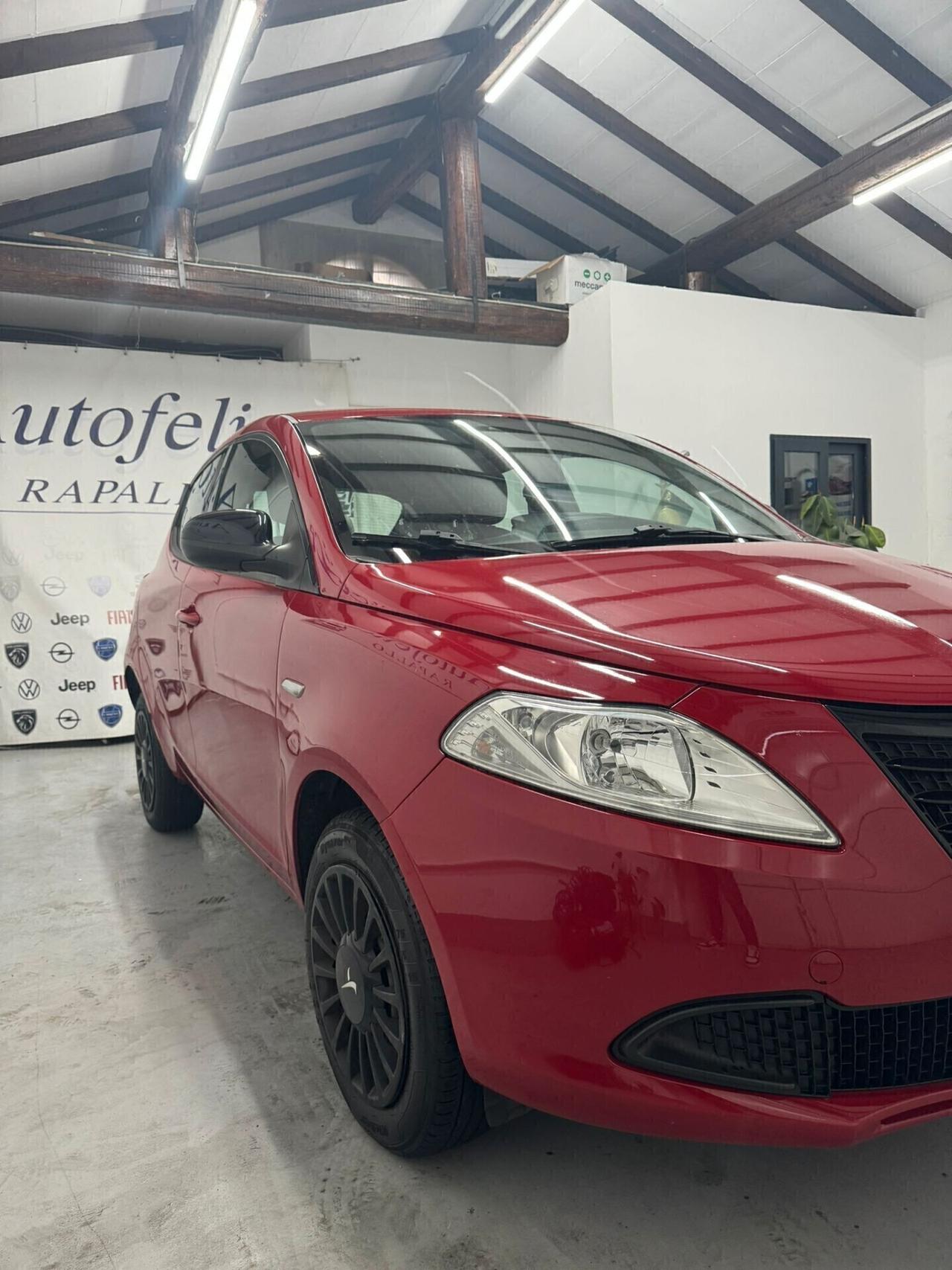 Lancia Ypsilon 0.9 TwinAir 85 CV 5 porte Metano Ecochic Elle