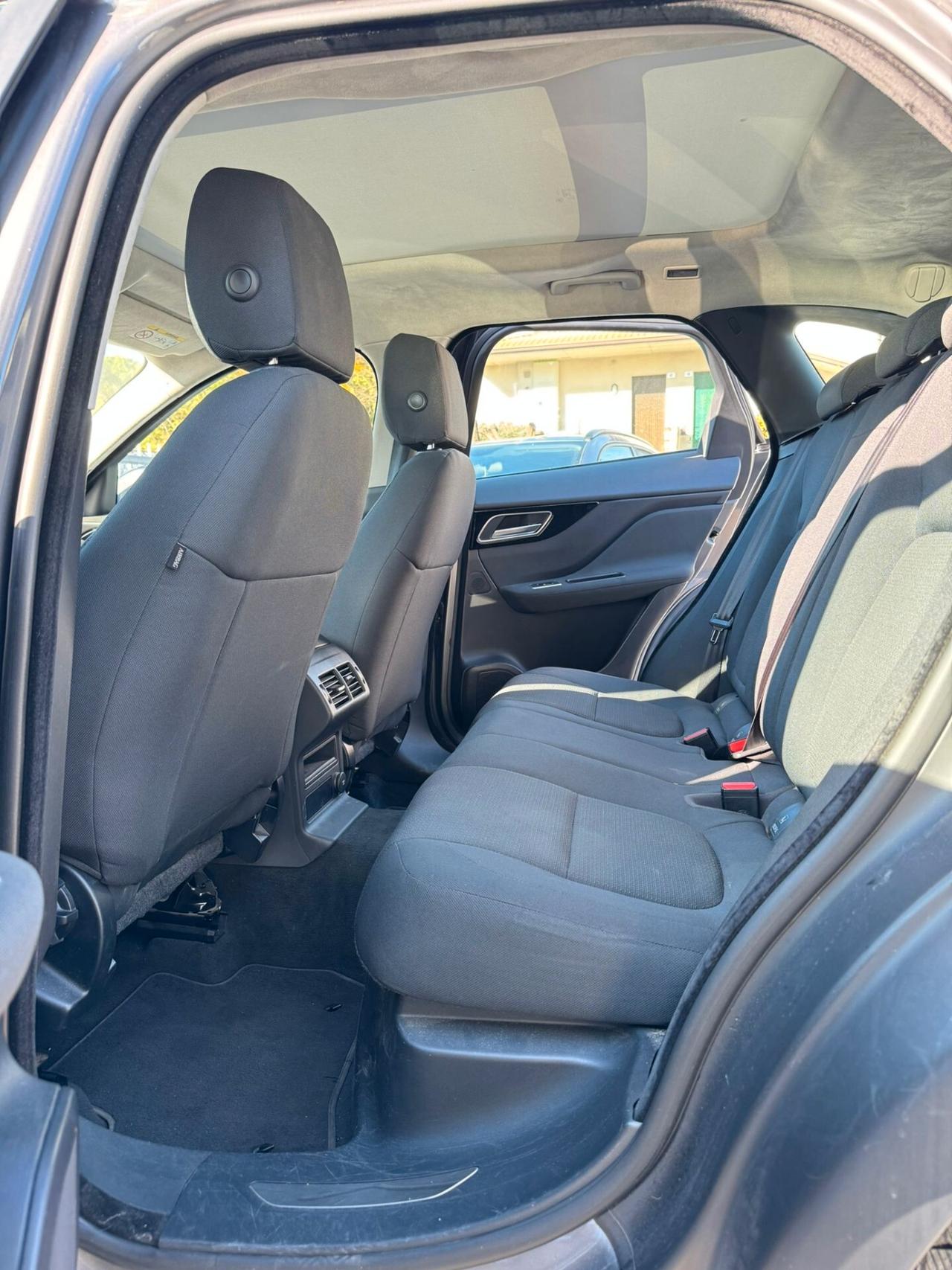 Jaguar F-Pace 2.0 D 180 CV AWD Portfolio