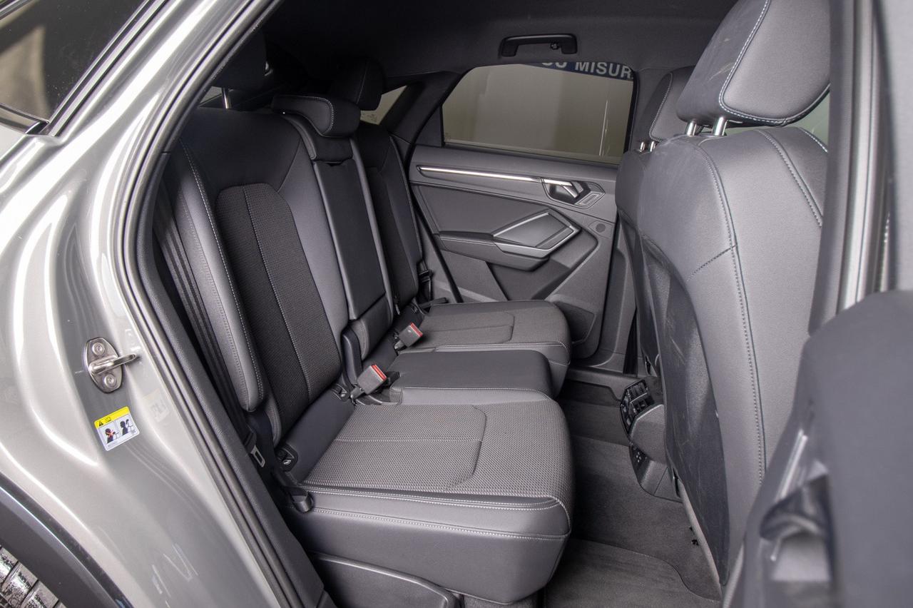 Audi Q3 Sb 35 Tdi 2.0 S-tronic S-line Black Line 150 Cv