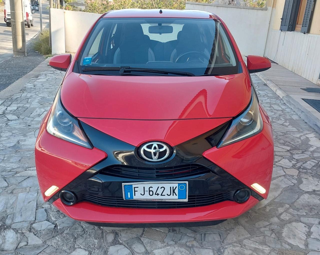 Toyota Aygo 1.0 VVT-i 69 CV 5 porte x-business 2017