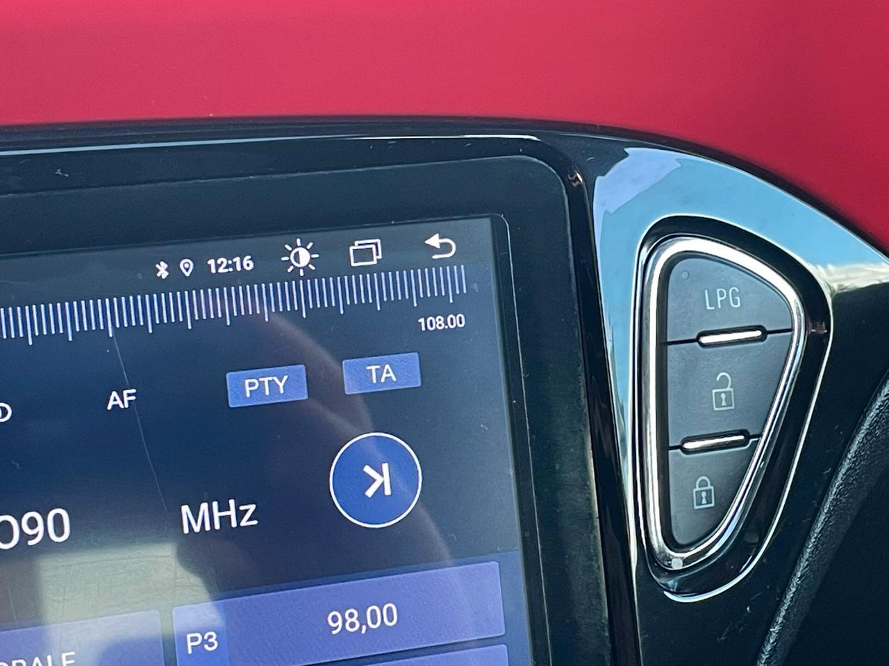 Opel Adam 1.4 87 CV GPL Tech Slam