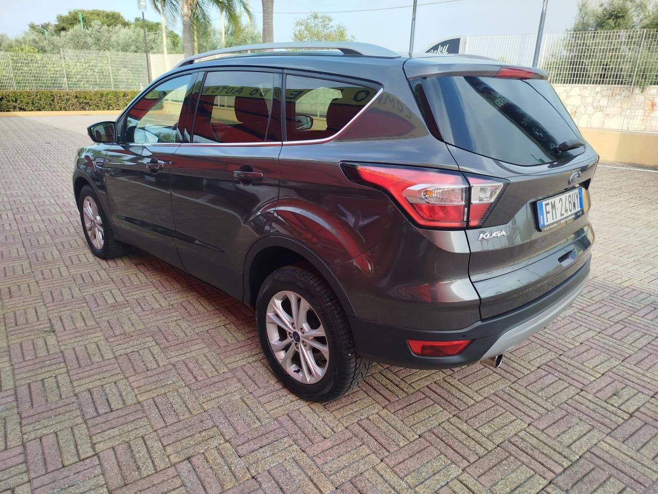 Ford Kuga 1.5 TDCI 120 CV S&S 2WD Powershift ST-Line