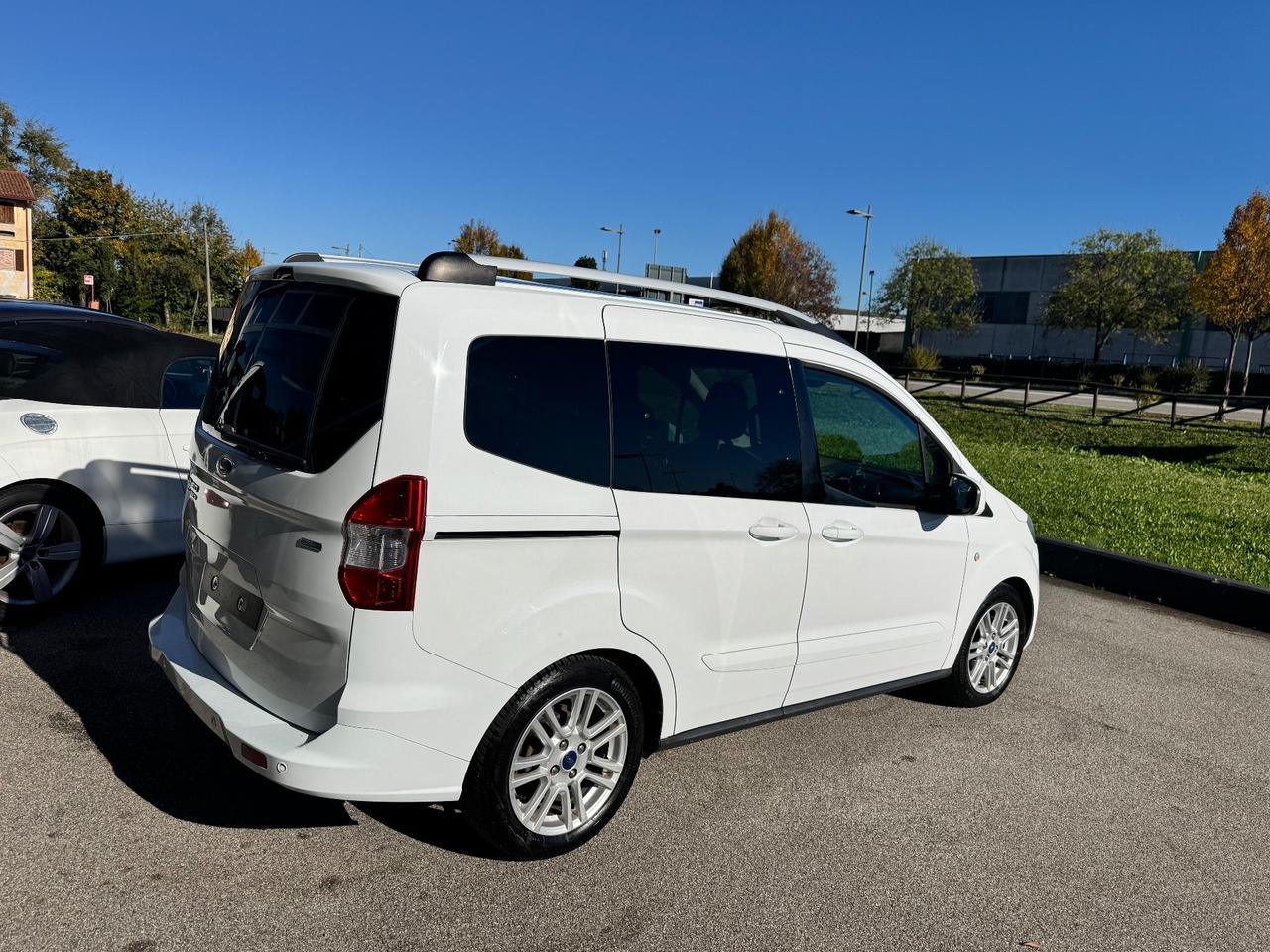 Ford Tourneo Courier 1.0 EcoBoost