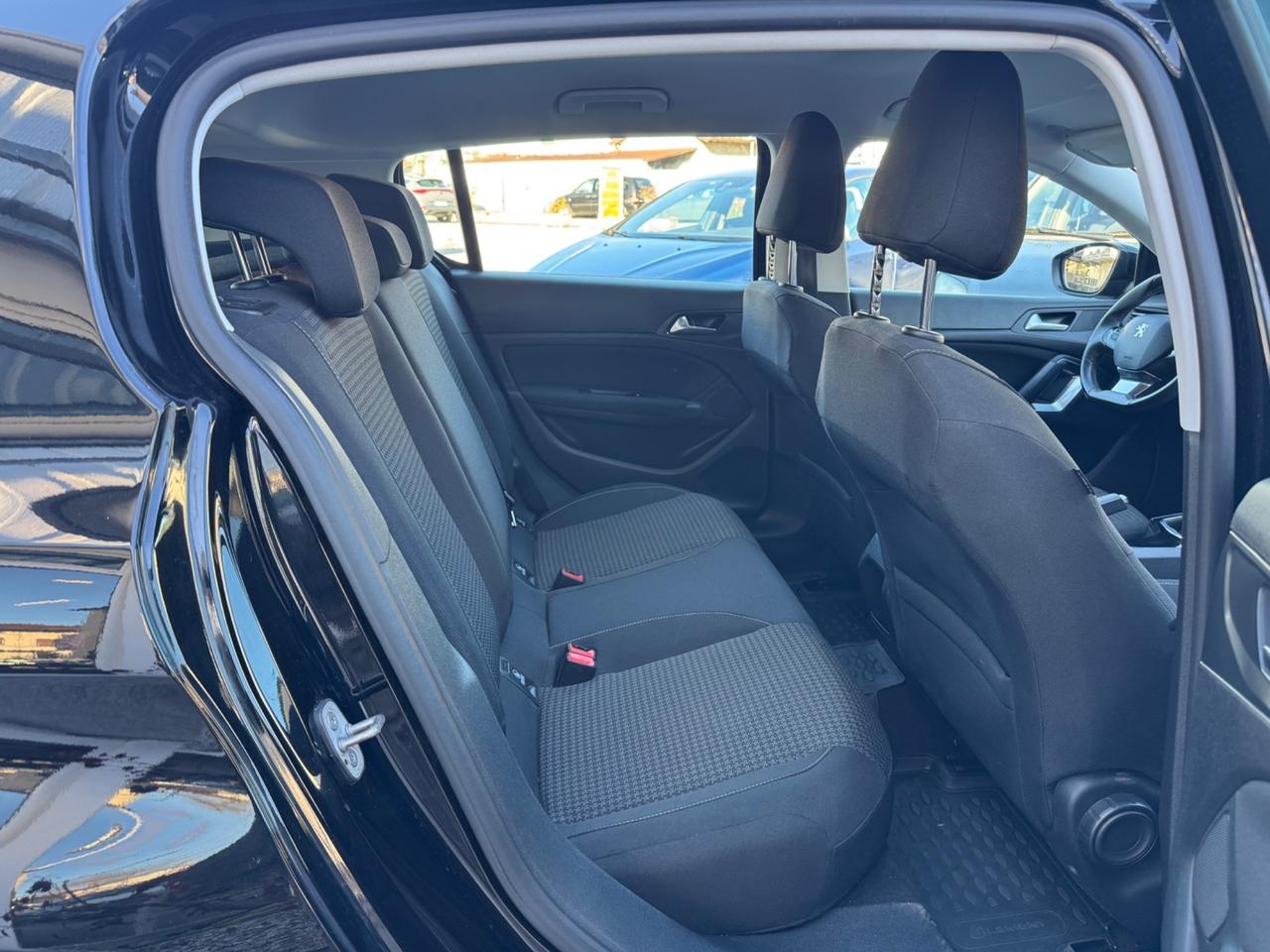 Peugeot 308 BlueHDi 130 S&S Business