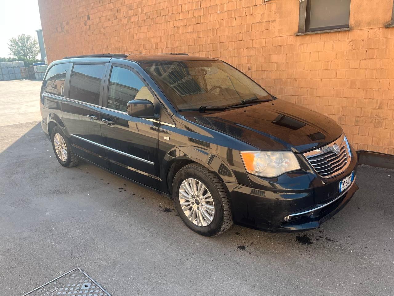 Lancia Voyager 2.8 TD Gold 163 CV Cambio Nuovo