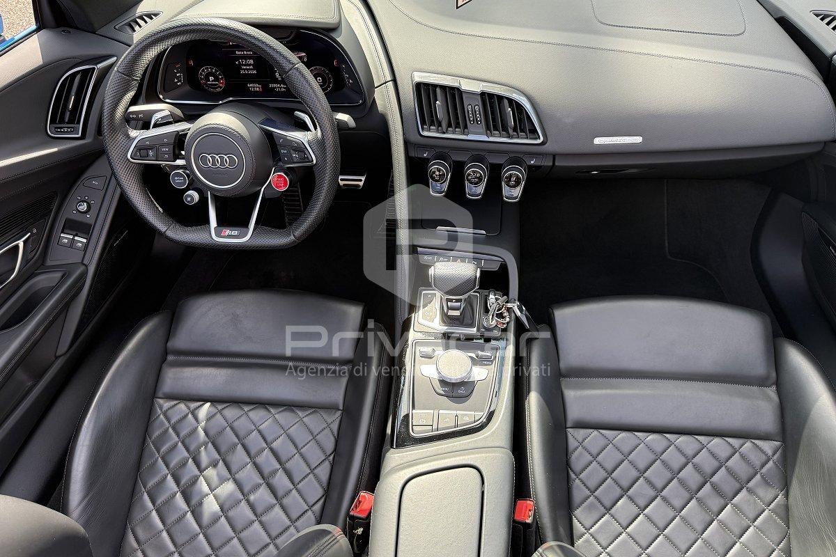 AUDI R8 Spyder V10 quattro S tronic