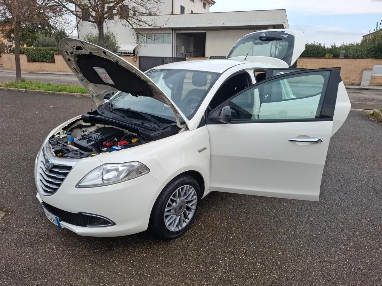 Lancia Ypsilon 1.2 del 2012 SOLO 133.000 KM
