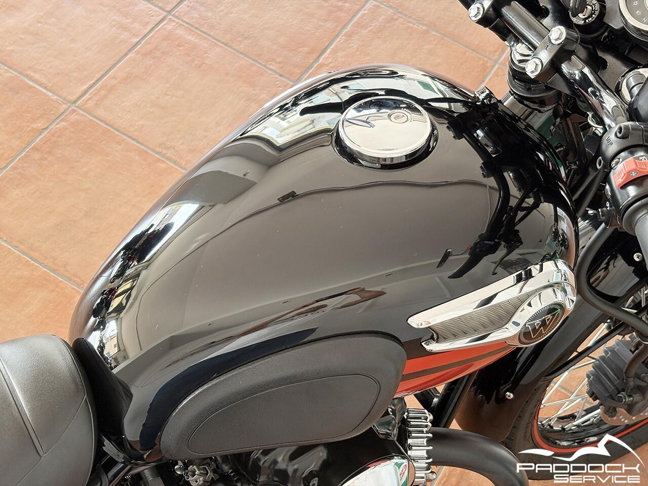 Kawasaki W 800 Special Edition Candy Cardinal Red