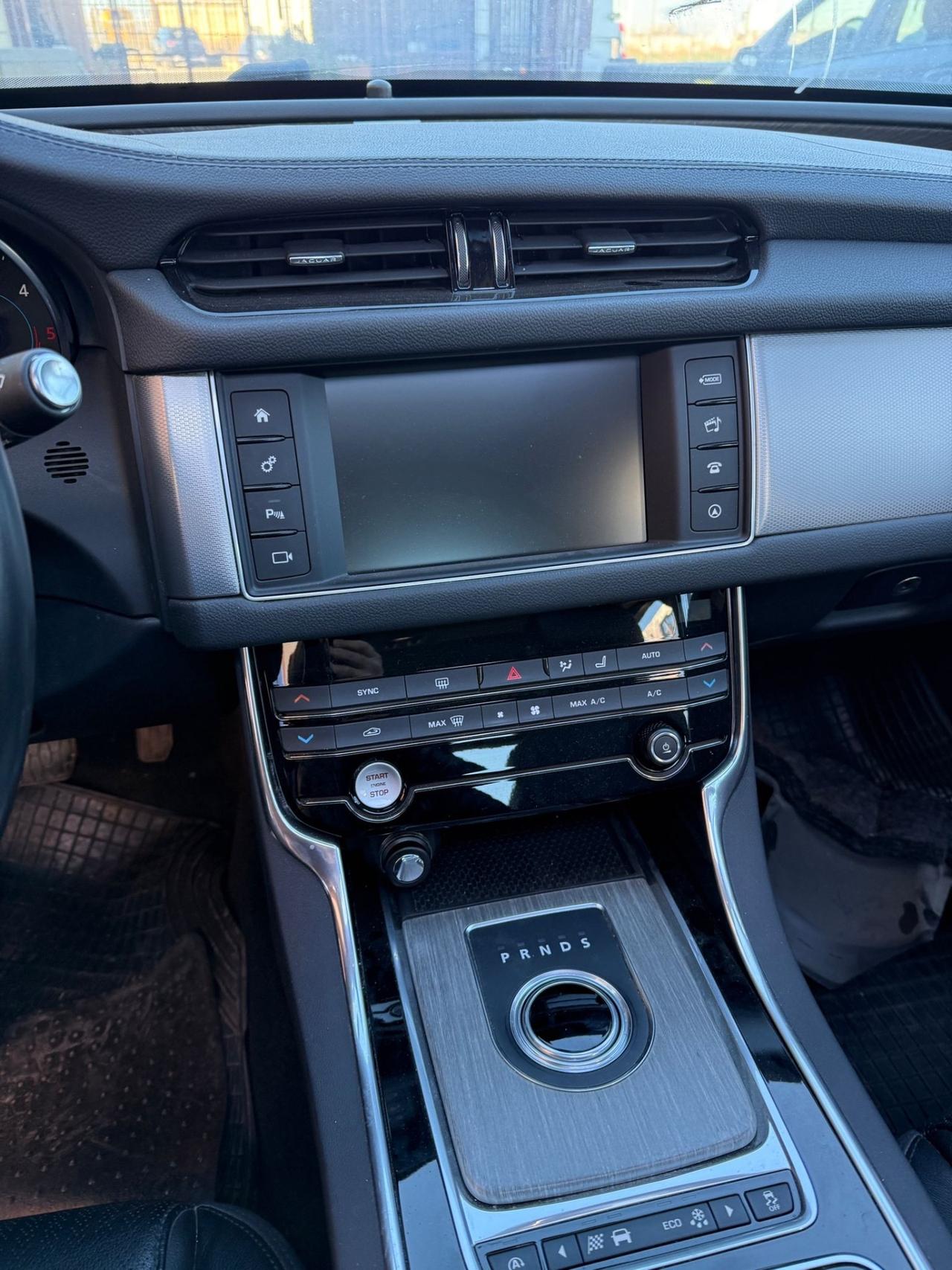 Jaguar XF 2.0 D 180 CV Portfolio