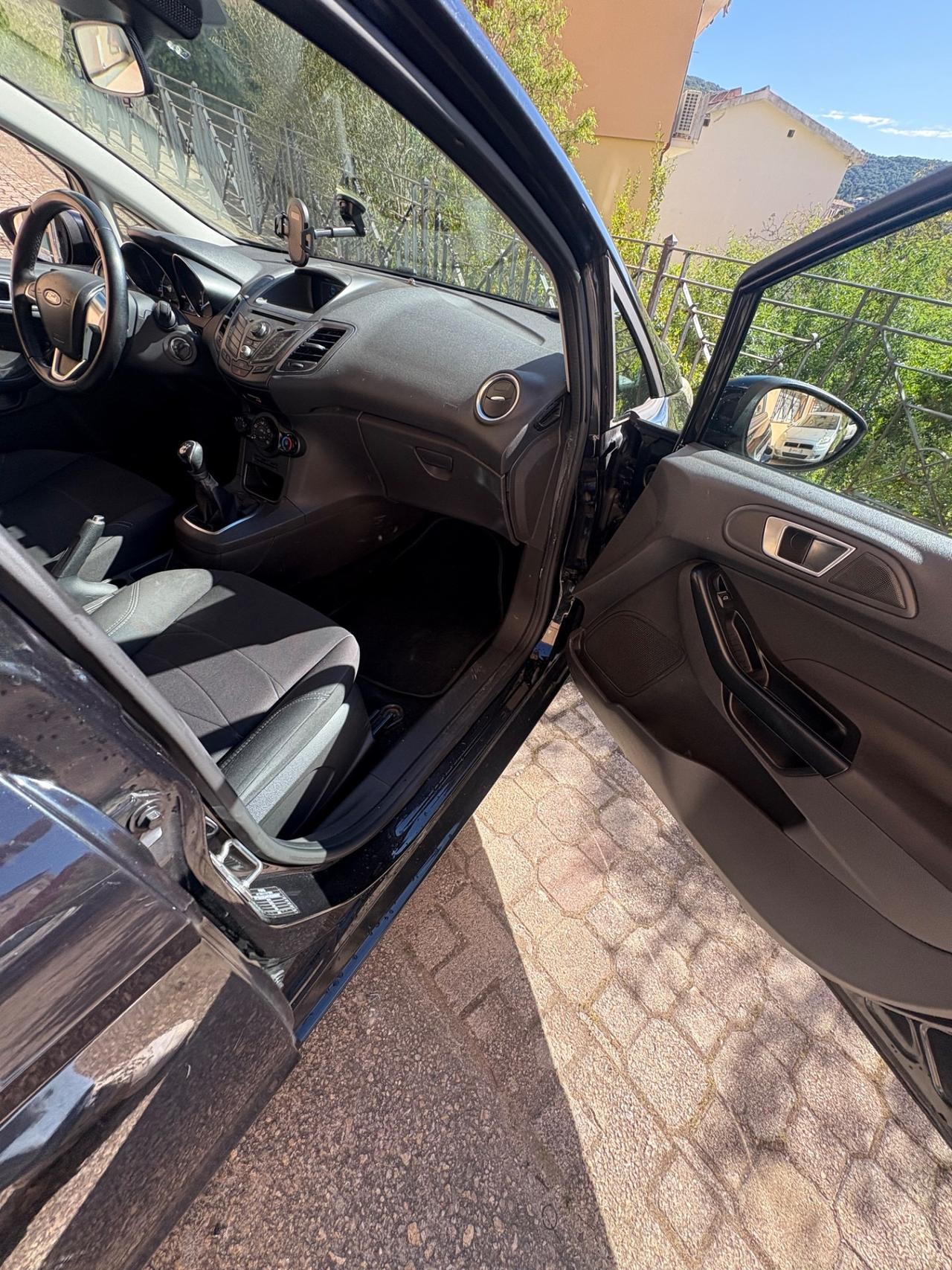 Ford Fiesta 1.5 TDCi 75CV 5 porte Titanium