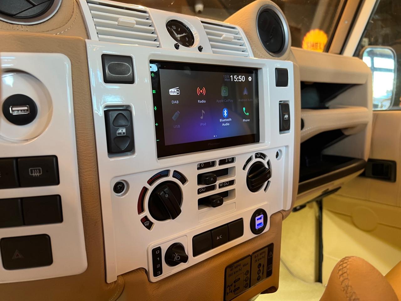 Land Rover Defender 110 2.4 TD4 High Capacity Pick Up E "The world's style"