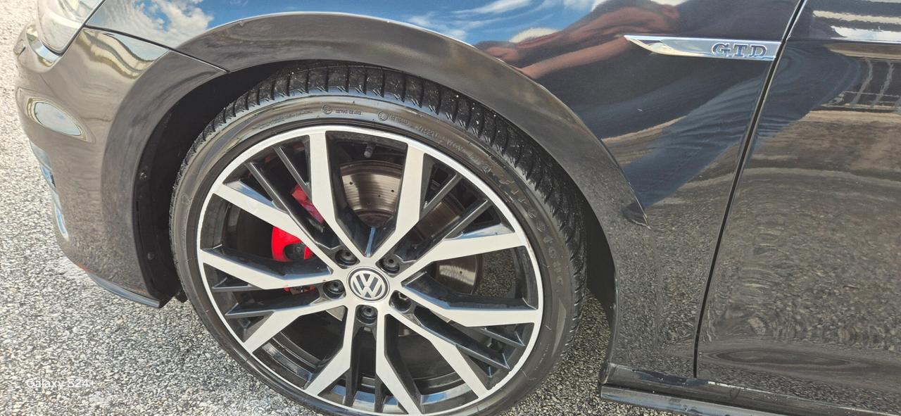 Volkswagen Golf GTD 2.0 TDI DSG 184CV