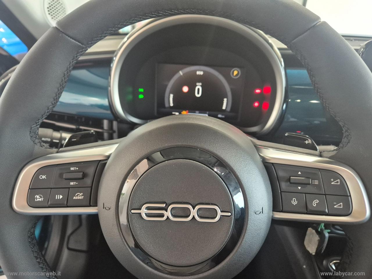 FIAT 600 Hybrid 110 CV DCT MHEV Icon