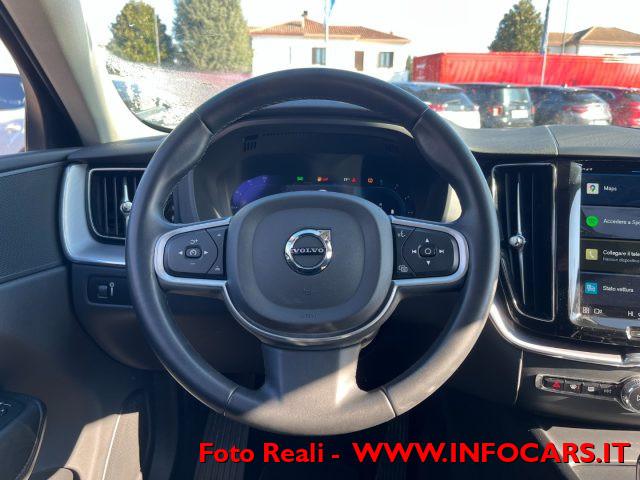 VOLVO XC60 B4 (d) MHEV Geartronic Momentum Pro Iva Esposta