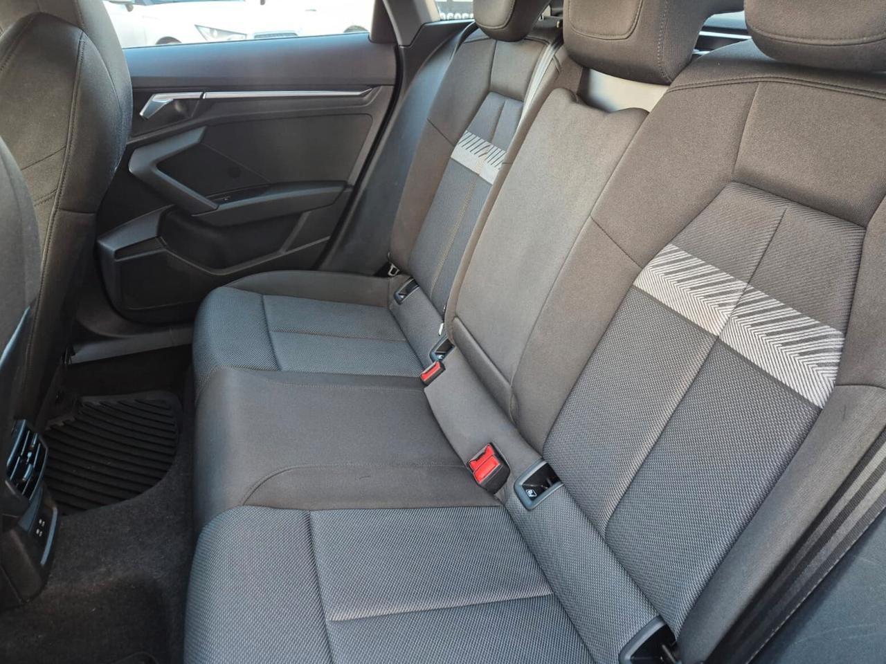 Audi A3 30 TDI S-tronic Business Advanced