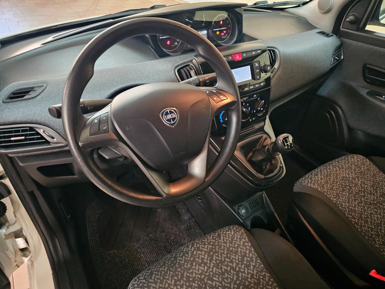 Lancia Ypsilon 1.2 69 CV 5 porte Gold