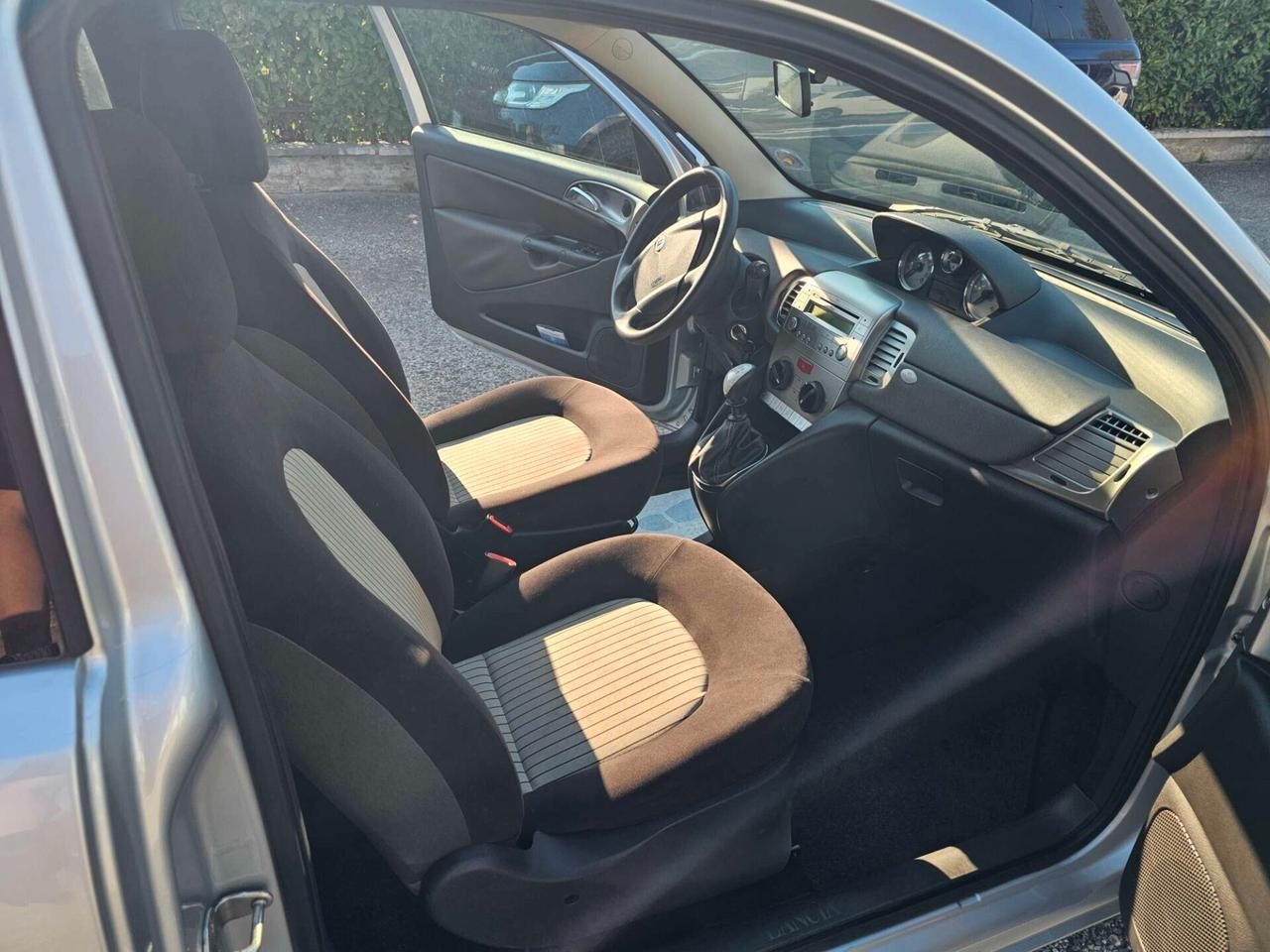 Lancia Ypsilon 1.2 Oro Bianco