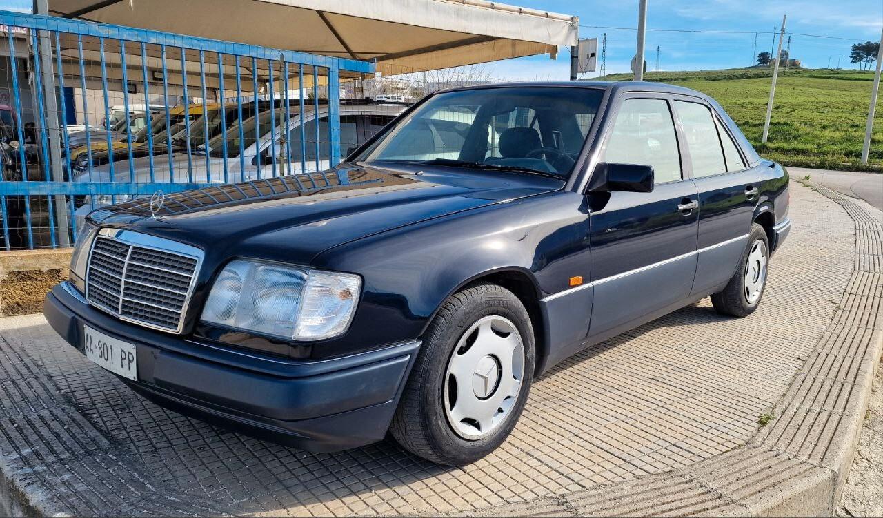 Mercedes-benz E 200 Berlina Automatica