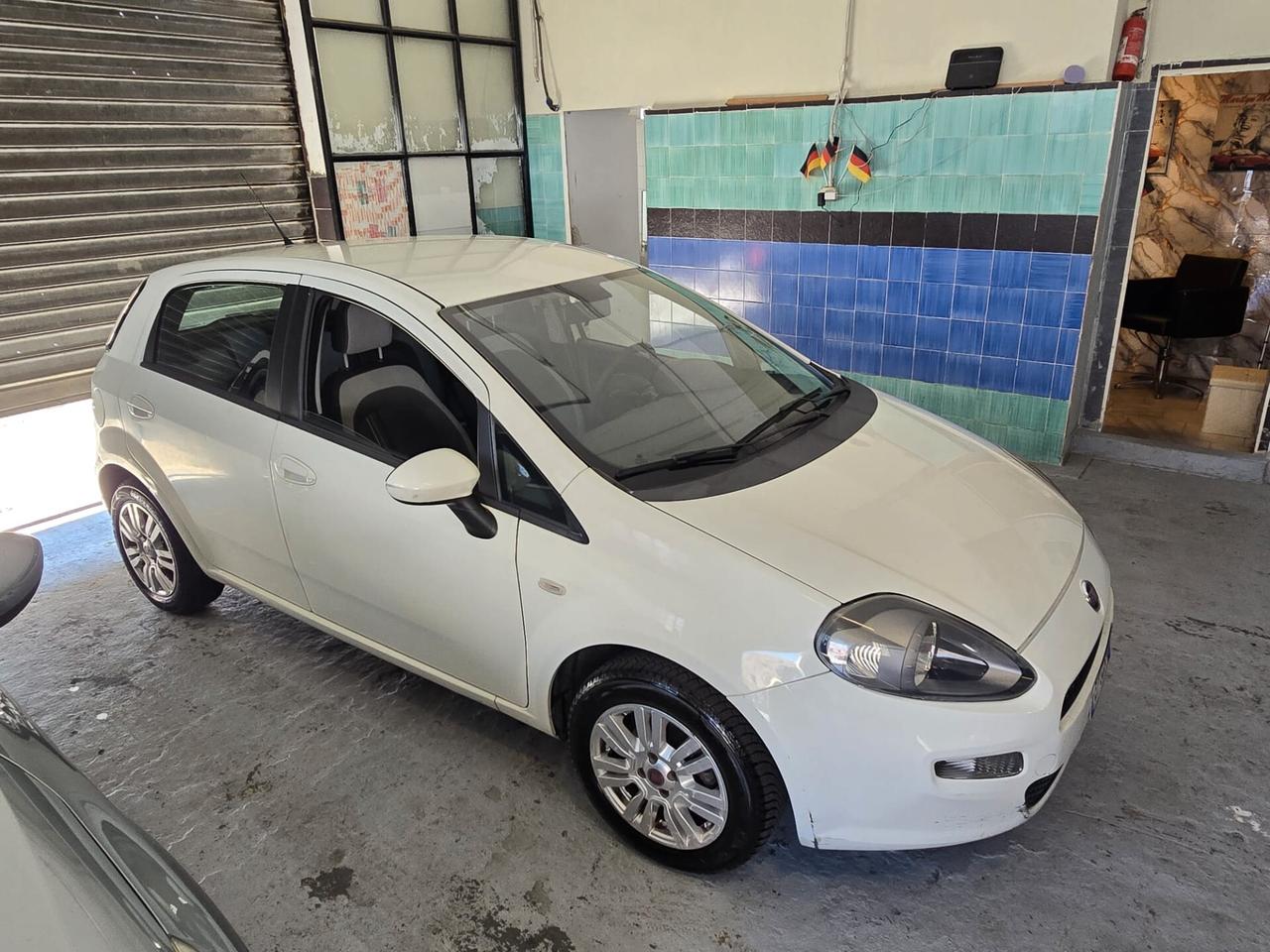 Fiat Punto 1.2 8V 5 porte Lounge motore sostituito certificato