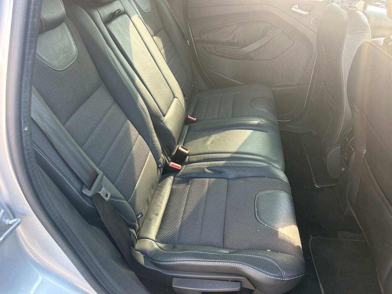 Ford Kuga 2.0 TDCI 140 CV 4WD Powershift Titanium