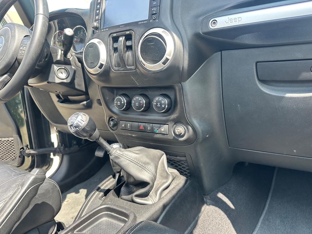 Jeep Wrangler 2.8 CRD DPF Sahara manuale