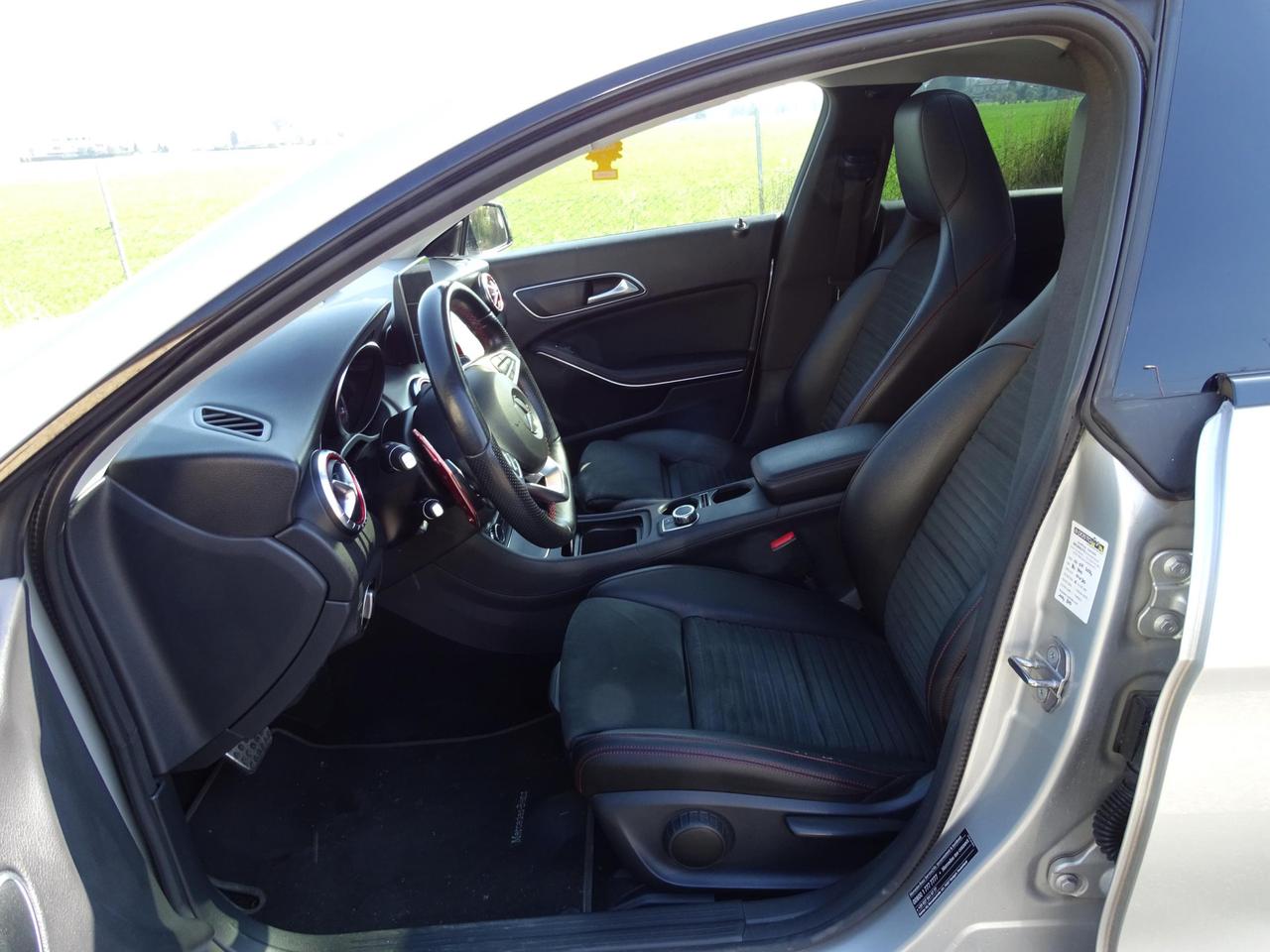 Mercedes-Benz CLA 200 Premium 156 CV CAMBIO AUTOMATICO