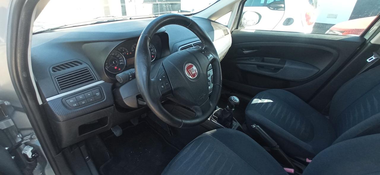Fiat Grande Punto ENTRA E LEGGI