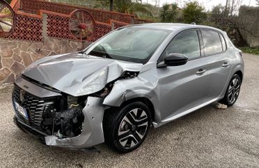 Peugeot 208 PureTechAllure (incidentata)