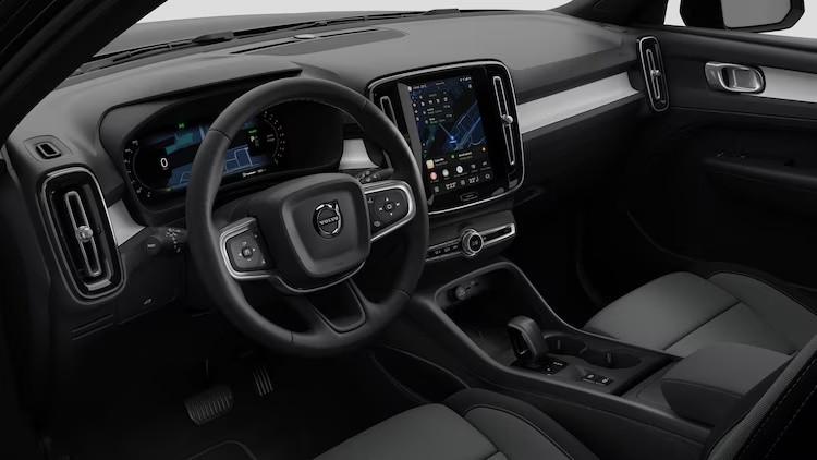 VOLVO XC40 CORE B3 AUTO PREZZO PROMO FINO AL 31/12/2025