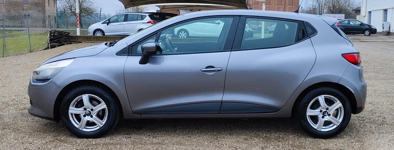 Renault Clio 1.2 75CV 5 porte Costume National