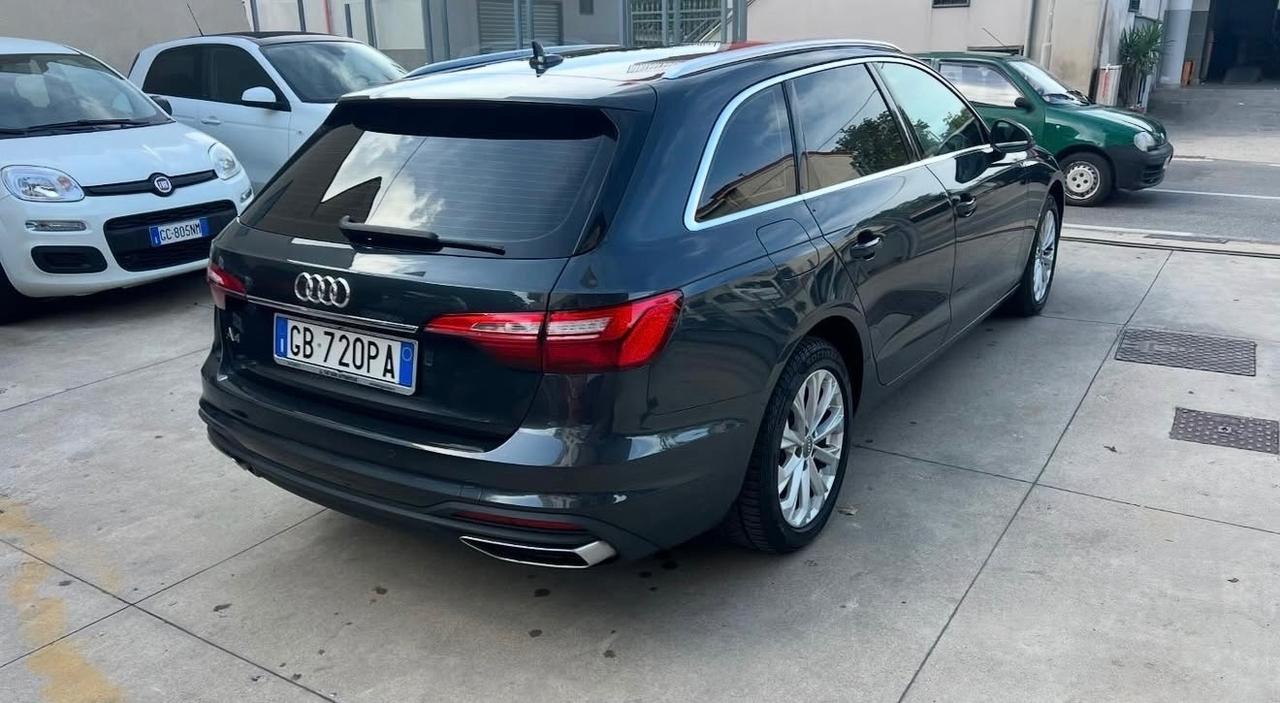 Audi A4 Avant 35 TDI S tronic Business Advanced PDC