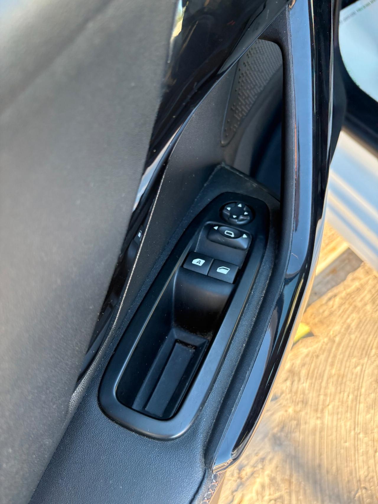 Peugeot 208 Gt-Line 1.6 e-HDi 115 CV