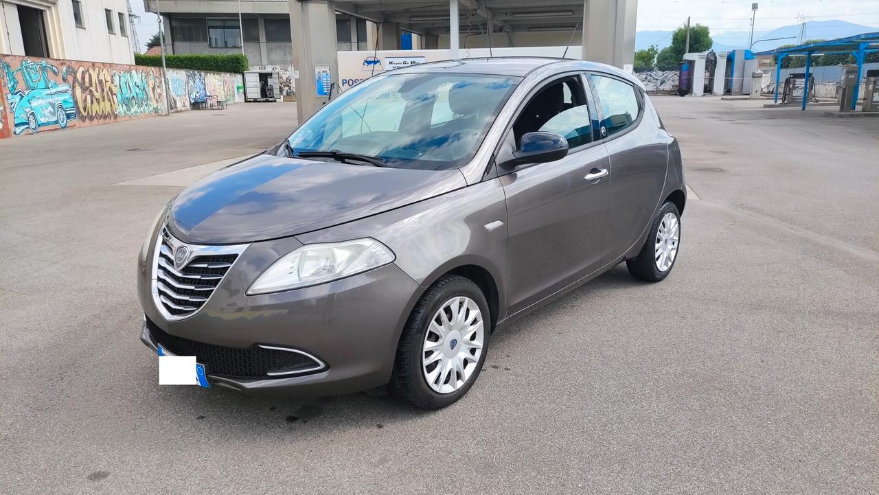 Lancia Ypsilon 1.2 5 p. GPL Ecochic NEOPATENTATI - 2013
