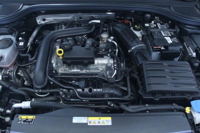 VOLKSWAGEN Golf 1.0 eTSI EVO DSG Life / Neopatentati