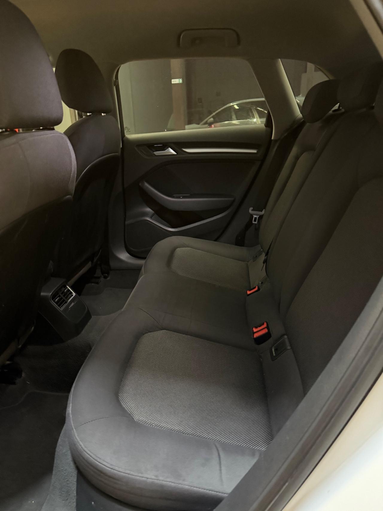 Audi A3 SPB 1.6 TDI S tronic Business