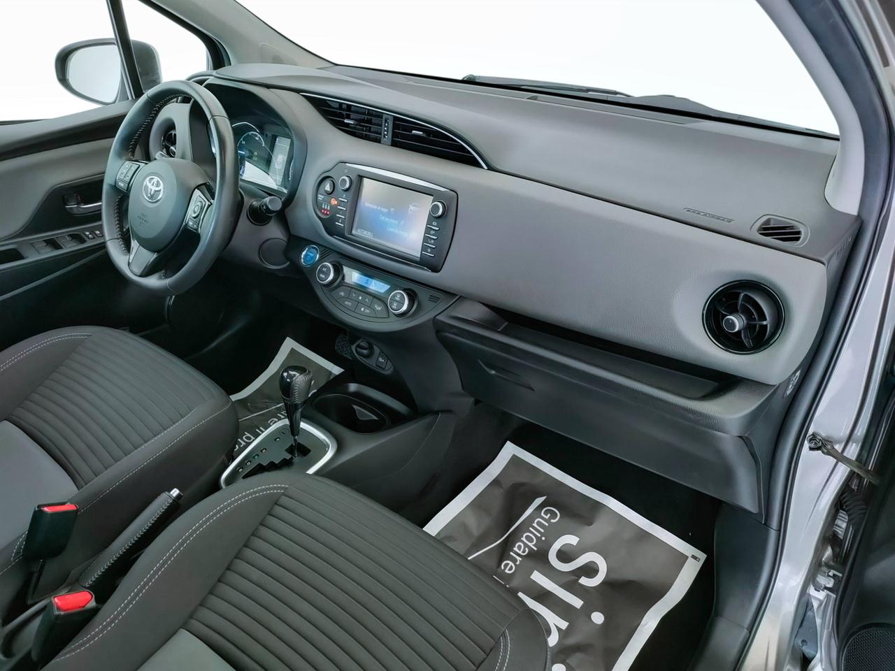 TOYOTA Yaris III 2017 - Yaris 5p 1.5h Active my18