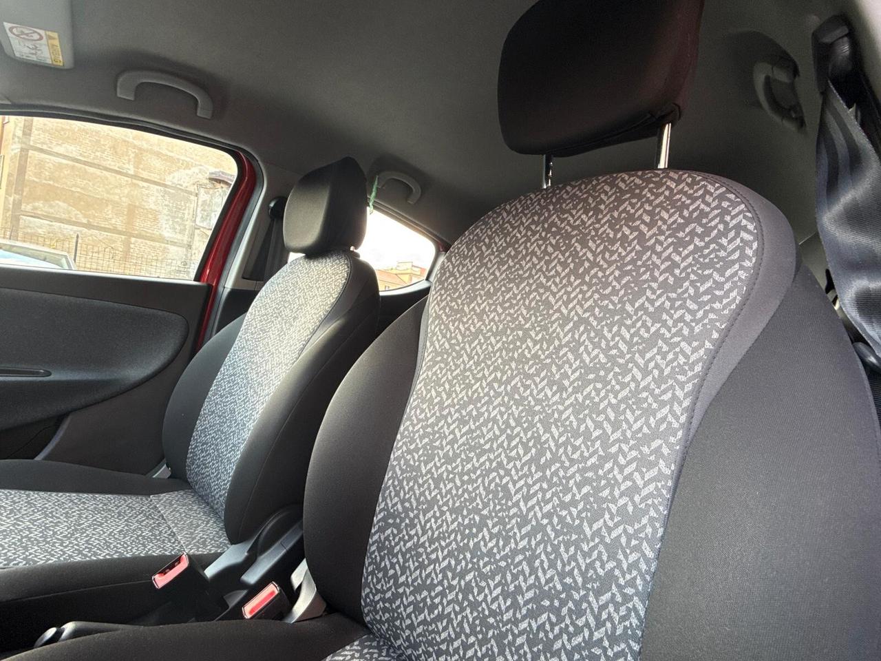 Lancia Ypsilon 1.2 69 CV 5 porte GPL Silver