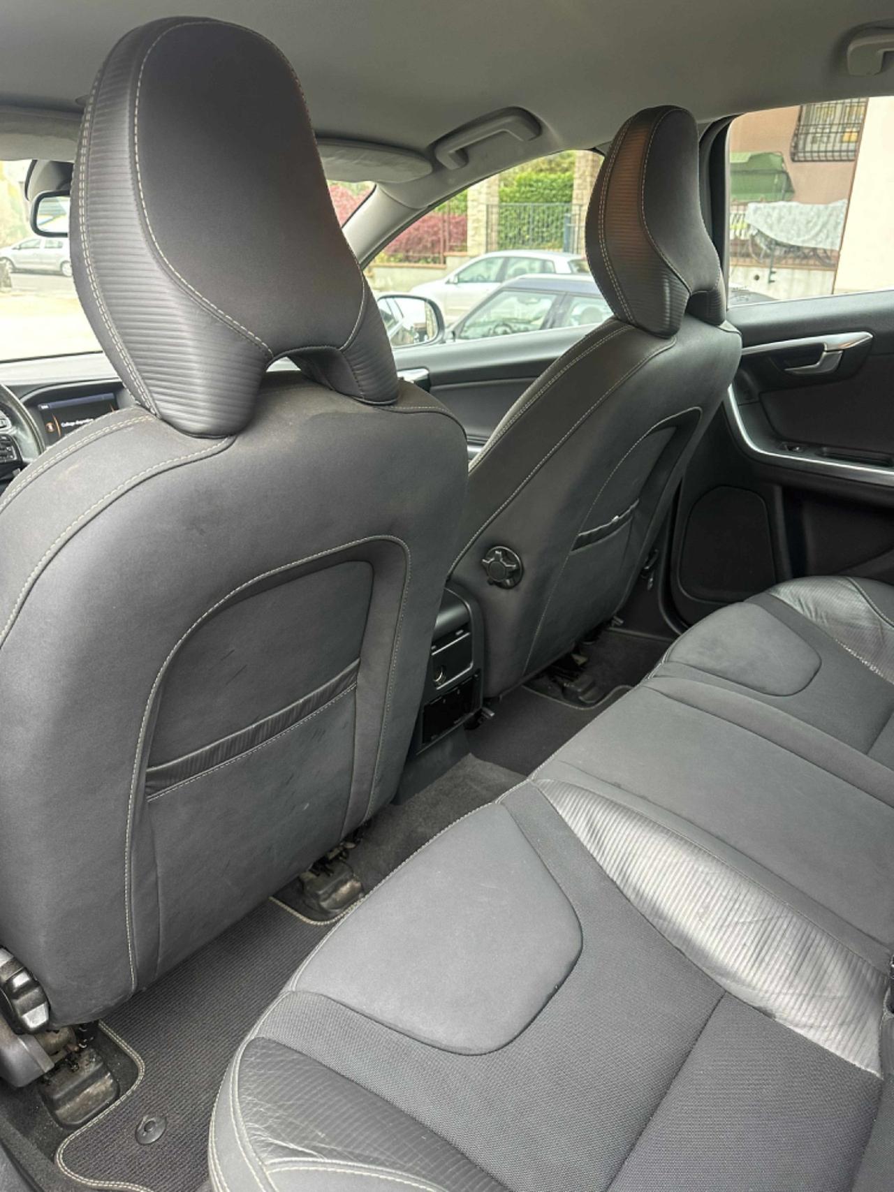 Volvo S60 D5 R-DESIGN KMCERT GARANZ UNICOPR