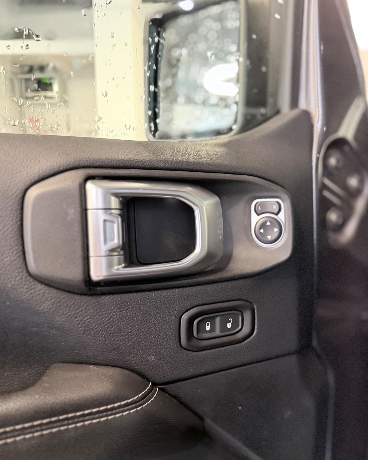 Jeep Wrangler 2.2 Mjt II Sahara