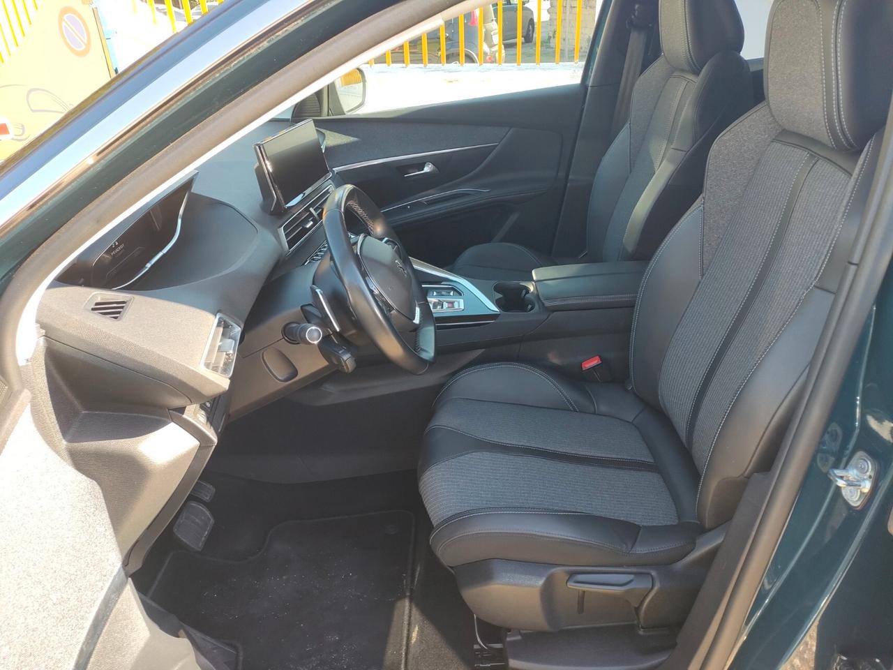 Peugeot 3008 BlueHDi 130 EAT8 Allure Pack N1 Autocarro