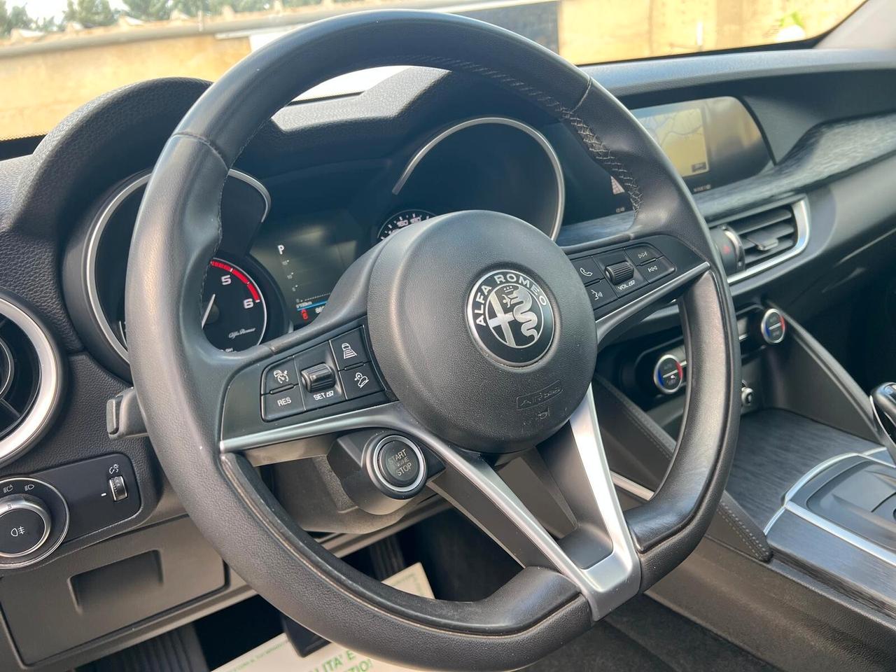 Alfa Stelvio 190 CV Q4 TETTO PANORAMICO APRIBILE