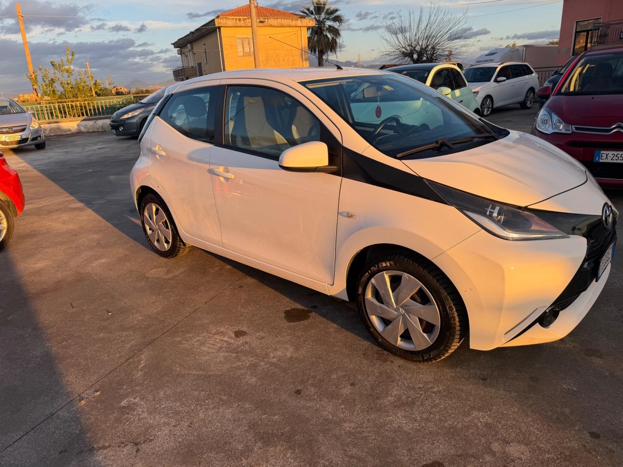 Toyota Aygo 1.0 VVT-i 69 CV 5 porte x-play