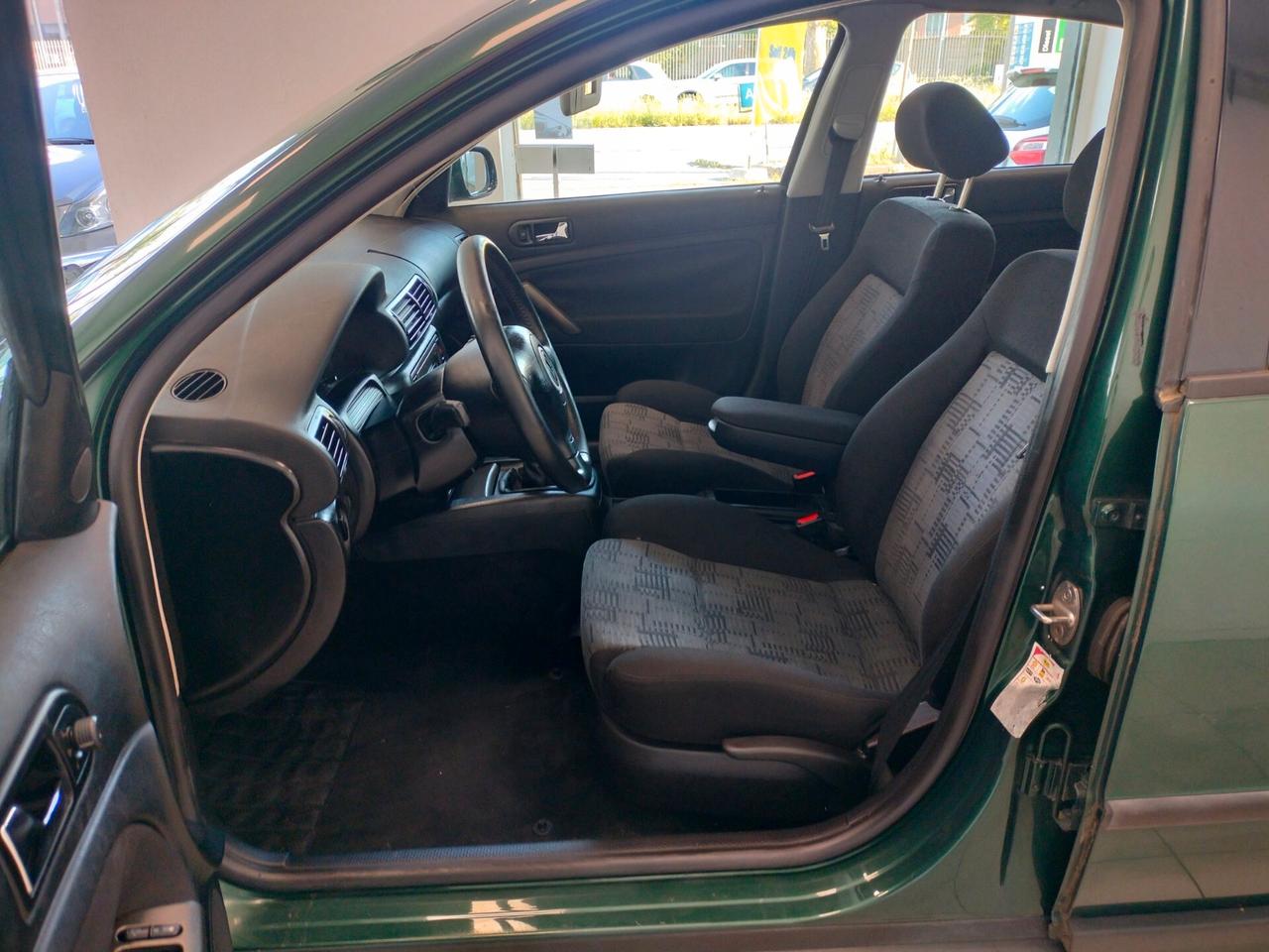 Volkswagen Passat 1.8 T 20V cat Highline