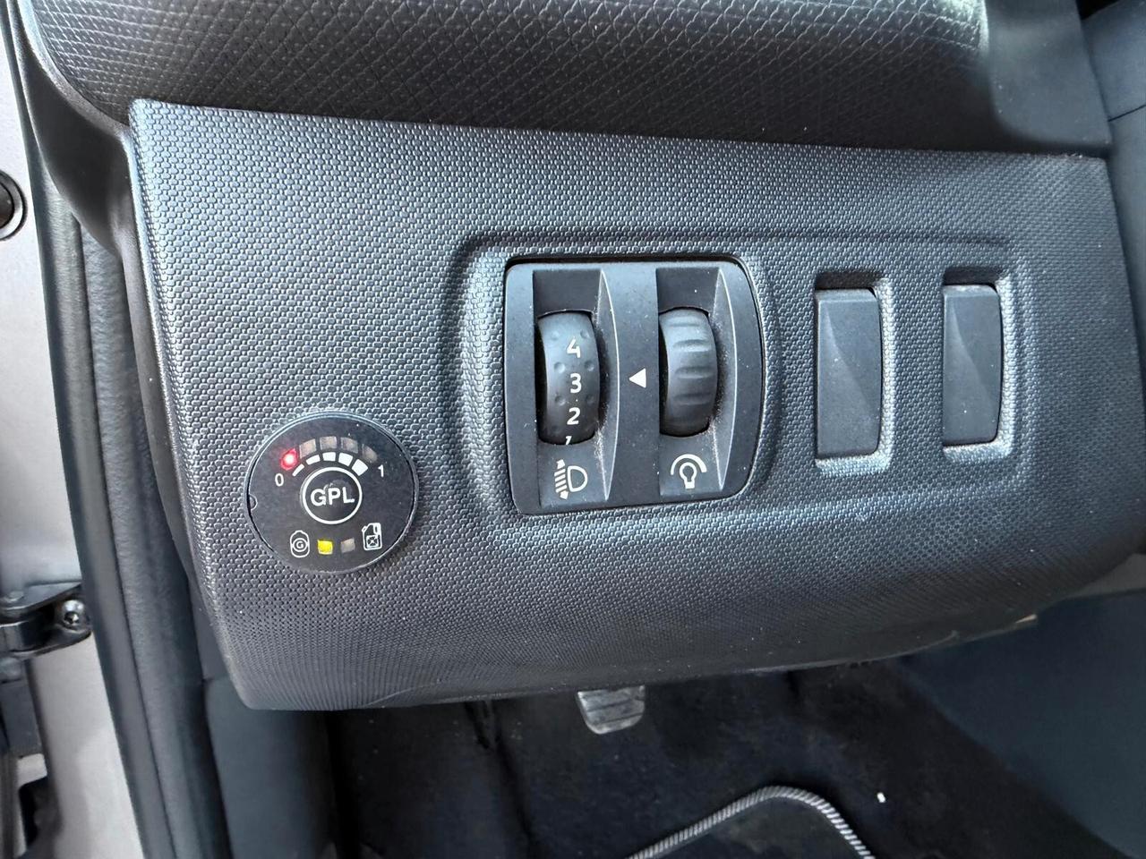 Renault Clio 1.2 75CV GPL 5 porte Live-09/2014