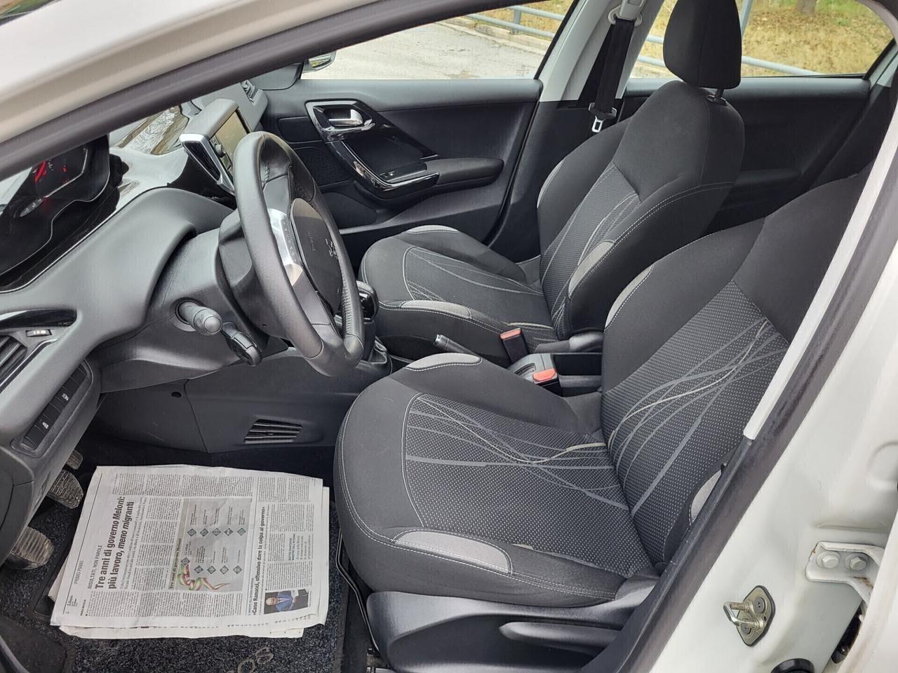 PEUGEOT 208 1,4 HDI-UNICO PROPRIETAR-4 REVISIONI