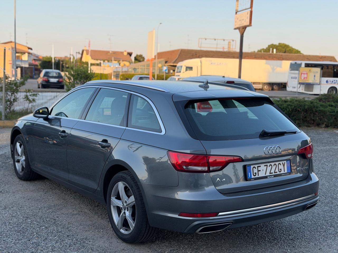 Audi A4 Avant 40 TFSI S tronic S-Line